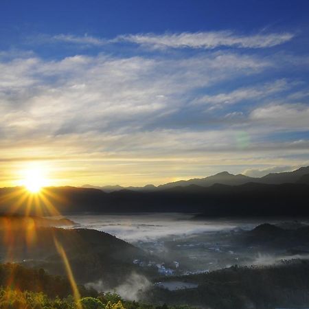 Sun Moon Lake Jinlongshan Bnb Yuchi Zewnętrze zdjęcie